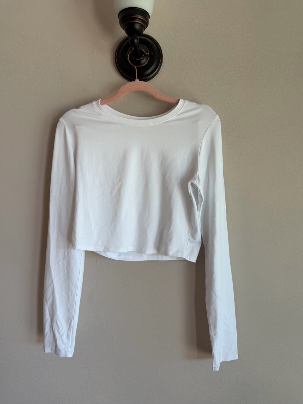 Alo Yoga White Long Sleeve Cropped Top Crewneck Athleisure Tee small